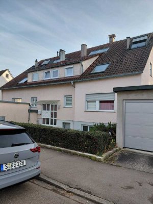 3 Zimmer-Wohnung mit Balkon am Landschaftsschutzgebiet: Stuttgart-Stammheim nähe Porsche, 30-Zone