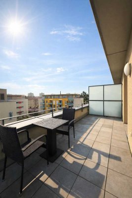 7456 - Lichtdurchflutetes Penthouse mit Dachterrasse, EBK und TG-Stellplatz!
