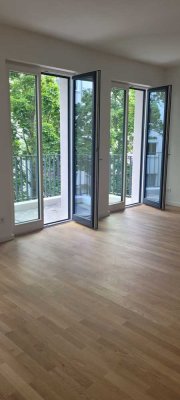 Erstbezug Helle 2-Zimmer-Wohnung mit Balkon in Berlin-Adlershof
