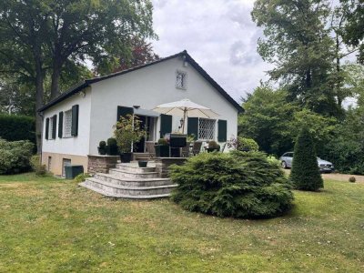 Villa in Köln-Hahnwald 178 m² / 2.000 m² Grundstück