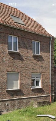 Charmantes Eckreihenhaus mit sonnigem Garten & Stellplatz in Duisburg-Wehofen