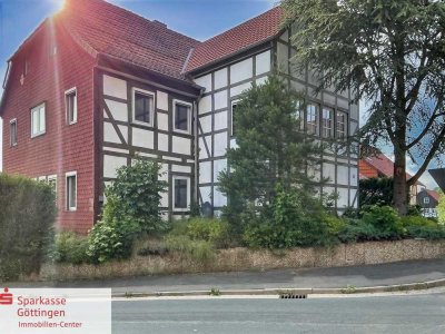 Großzügiges, freies Zweifamilienhaus mit Wintergarten, Garten, Garage und Carport in Jühnde