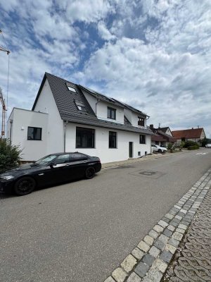 Erstbezug nach Sanierung mit Balkon und Einbauküche: Exklusive 3-Raum-Maisonette-Wohnung