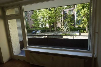 Frisch renovierte 1 Zi. Whg mit Balkon im Herzen von Charlottenburg