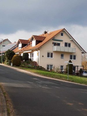 Schöne 3-Zimmer-EG-Wohnung mit Terrasse und EBK in Esselbach