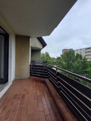 Attraktive 2-Zimmer-Wohnung mit Loggia// 3.OG rechts