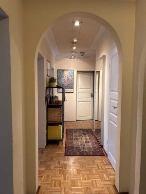 Möblierte 3-Zimmer-Wohnung mit Balkon und TG in München-Pasing - 2 Jahre befristet
