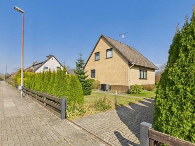 Modernisiertes Einfamilienhaus auf großem Grundstück mit neuer Wärmepumpe