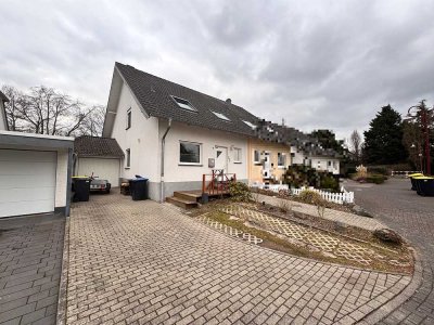 großzügige Doppelhaushälfte mit Garage in ruhiger Ortsrandlage