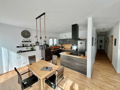 Neuwertiger, Barrierefreier und absolut effizienter Bungalow mit Doppelgarage !!