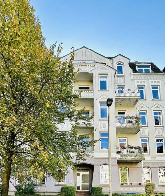 Bezugsfreie 5-Zimmer-Whg. mit 2 Bädern u. 2 Balkonen in der Esmarchstraße // Kiel-Düsternbrook
