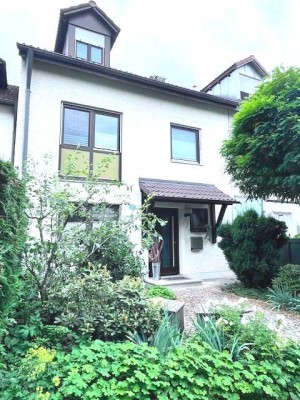 Modernisiertes Reihenmittelhaus in zentrumsnaher Lage