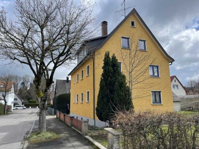 3,5 Zimmer *neu renovierte Dachgeschosswohnung*