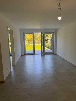 Erstbezug im Neubau – Hochwertige Erdgeschosswohnung mit moderner Küche & Stellplatz