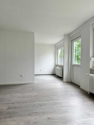 großzügige 4-Zimmerwohnung mit Balkon *frisch renoviert*