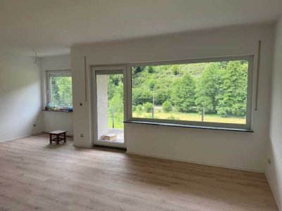Erstbezug nach Sanierung - 3 Zimmer-Küche-Bad-Balkon
