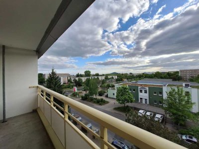 Hier ist Ihre neue schöne Wohnung mit tollem Balkonblick!