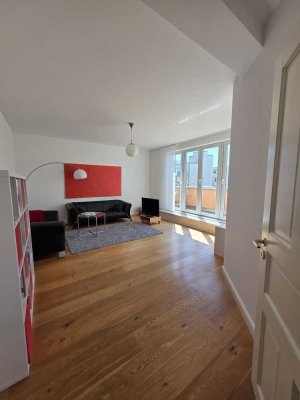 Exklusives Penthouse in Altona: Maisonette-Wohntraum mit Dachterrasse & Wintergarten