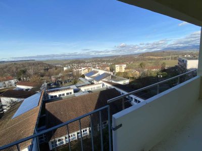 Eine Appartementwohnung mit Weitblick, über den Dächern von Lörrach im Wohngebiet "Salzert"
