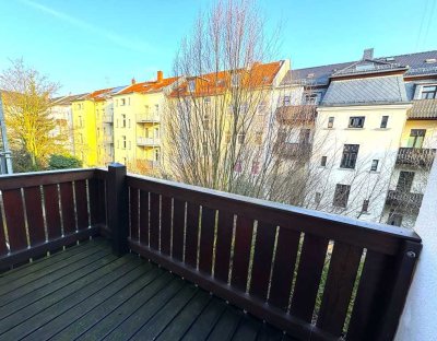 3-Zimmer-Wohnung im Gohliser Altbau mit Balkon