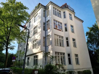 Modernisierter herrschaftlicher Altbauklassiker in Steglitz
