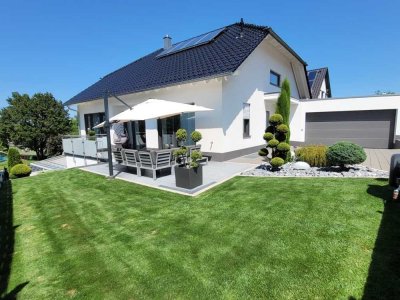 Exklusives 1-2 Familienhaus in sehr guter ruhiger Lage in Neulingen/Nußbaum