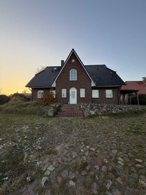 Großzügiges Einfamilienhaus mit umlaufender Terrasse