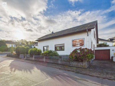 Attraktives renovierungsbedürftiges Einfamilienhaus mit vielen Nutzungsmöglichkeiten!