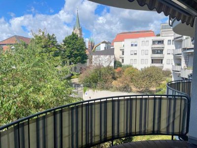 BAD HOMBURG: Großzügige 3 Zi.-Stadtwohnung in der Nähe der Louisenstraße!