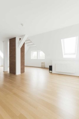 Großzügige DG-Wohnung in Toplage Rüttenscheid – Loggia, Parkett, Altbau, bezugsfrei