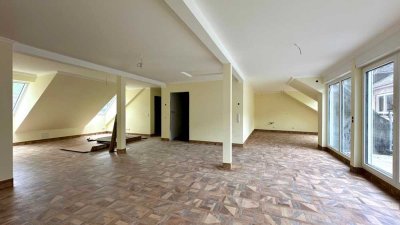 Exklusive DG-Wohnung mit großer Dachterrasse und offenem Grundriss in historischer Kernstadt