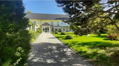 Stilvolle Altbau-Villa in Selb – Wohnen oder Arbeiten auf 109 –141m² | flexibel nutzbar