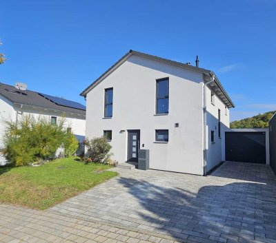 Einfamilienhaus mit unverbaubarer Aussicht in ruhiger Höhenlage