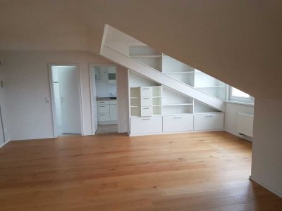 Helle Dachgeschosswohnung in ruhiger, zentraler Lage von Pulheim