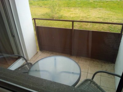 Helle 2+ Zimmer, komplett möbliert, Südbalkon, Winkeler Str.; ab 01.10.2025 oder früher