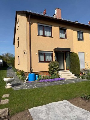 Reiheneckhaus mit Stil, großem Grundstück, ruhige Lage - Gerlingen