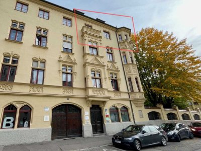 Schöne Altbauwohnung in ehemaligem Stadtpalais
