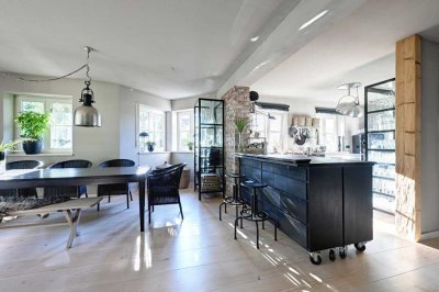 Elegante Doppelhaushälfte im Fünfseenland –
kurze Wege, hohe Lebensqualität