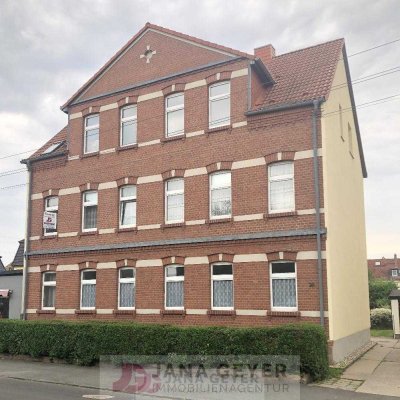 EILENBURG - BERG * FRISCH RENOVIERTES APARTMENT mit kleiner EINBAUKÜCHE * TAGESLICHTBAD MIT WANNE