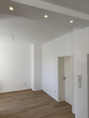 RESERVIERT- Erstbezug nach Sanierung - Tolle offen gestaltete 3-Raum-Wohnung - inkl. neuer EBK