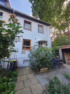 Freundliches 6-Zimmer-Reihenendhaus mit schönem Garten in Bremen Kattenesch