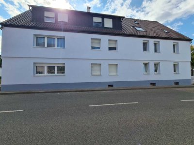 Gepflegte 3-Zimmer DG-Wohnung mit Garage