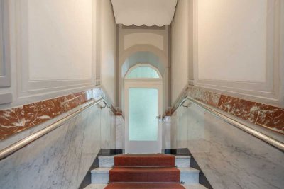 Altbauwohnung im 1. Stock einer Stadtvilla – Historischer Charme, Potenzial und beste Anbindung