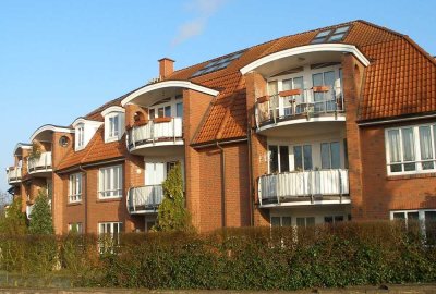 - RESERVIERT - Gemütliche Dachgeschosswohnung mit Loggia und Blick in die Wesermarsch !