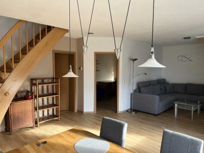 Attraktive und modernisierte 4-Zimmer-Maisonette-Wohnung mit geh. Innenausstattung mit EBK
