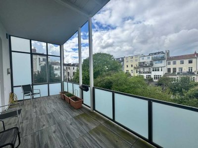 Luxuriöse 2,5-Zimmer-Wohnung (2. OG, Altbau) mit großem Balkon in Bestlage in Bremen-Fesenfeld
