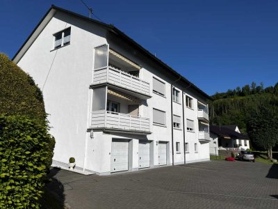 Sonnendurchflutete 4-Zimmer-Wohnung mit gehobener Innenausstattung mit Balkon in Bergneustadt