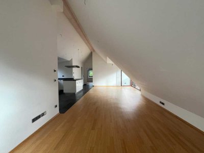 3 Zimmer Dachgeschosswohnung Inmitten von München-Waldtrudering - lichtdurchflutet