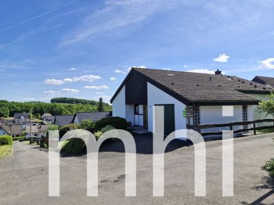 Nümbrecht Rommelsdorf: Verklinkerter Massivbau mit Garage