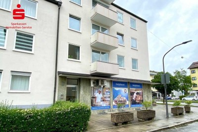 Möblierte modernisierte 2-Zimmer-Wohnung mit zwei Balkonen